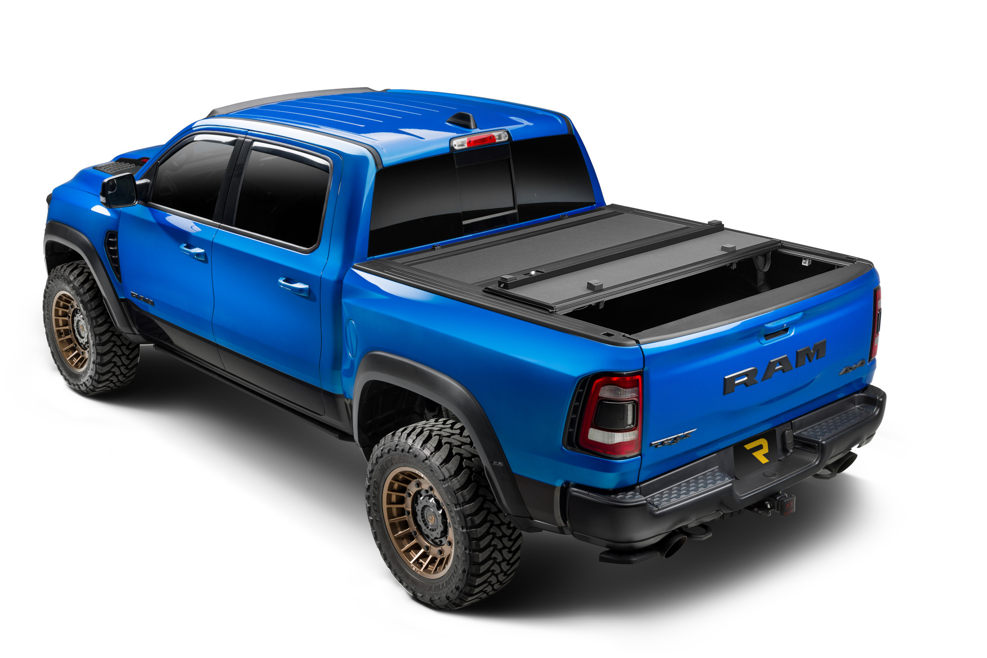 Alaska hinged tonneau cover in snow